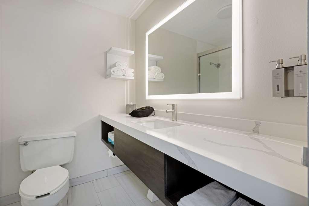 The Lux Hotel & Conference Center, Ascend Hotel Collection Waterloo Oda fotoğraf